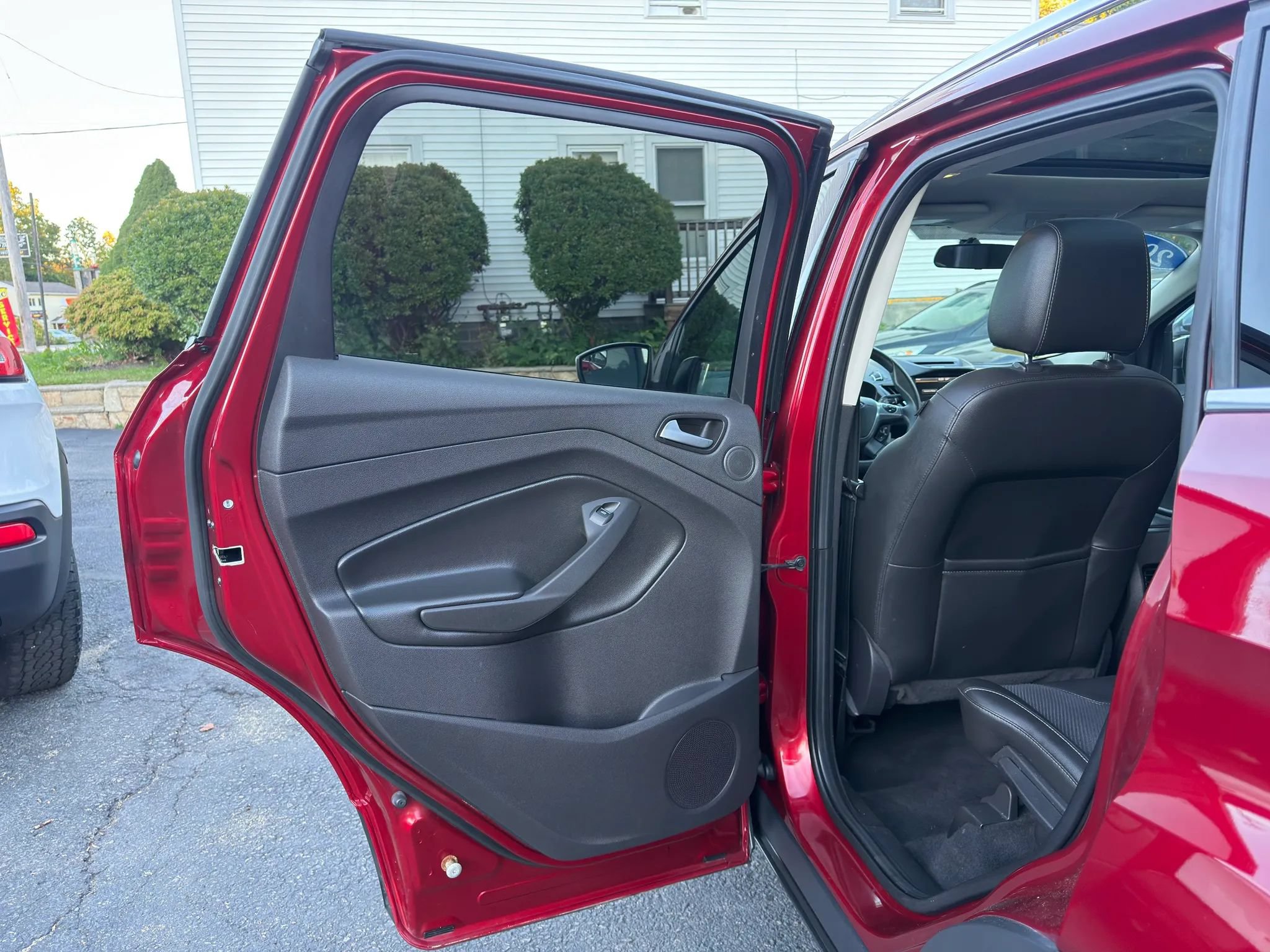 Used 2014 Ford Escape SE w/ SE Chrome Package AWD/4WD image 16