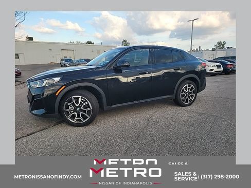 Used 2025 BMW X2 xDrive28i AWD/4WD image 1
