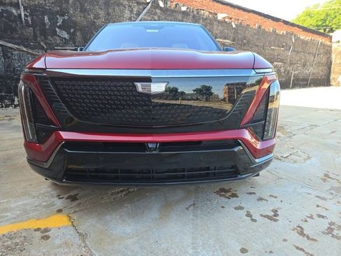 New 2026 Cadillac Vistiq Sport image 2