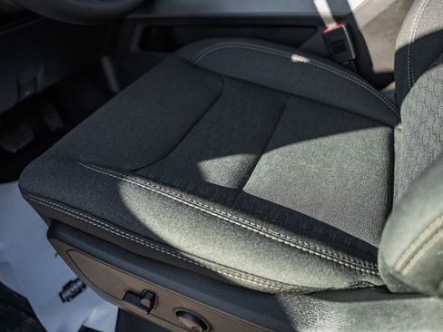 New 2026 RAM 1500 4x4 Crew Cab image 37