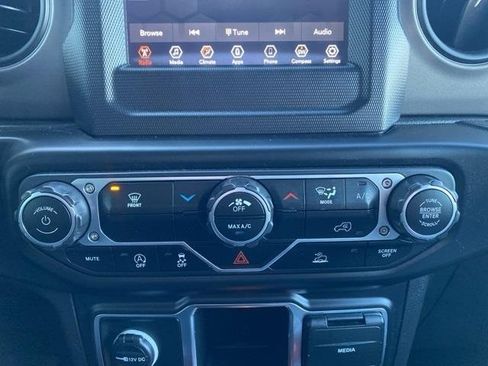 Used 2023 Jeep Wrangler Unlimited Sport image 18