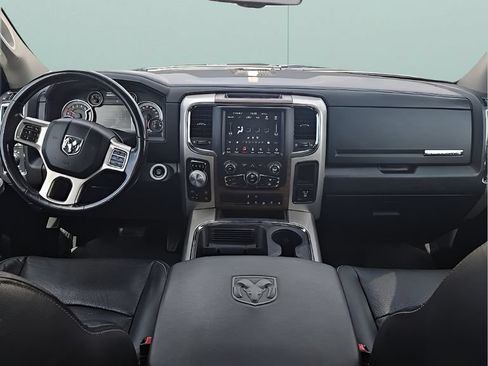 Used 2018 RAM 1500 Laramie w/ Convenience Group AWD/4WD image 19