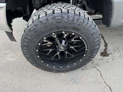 Used 2019 Ford F250 Lariat w/ Chrome Package image 39