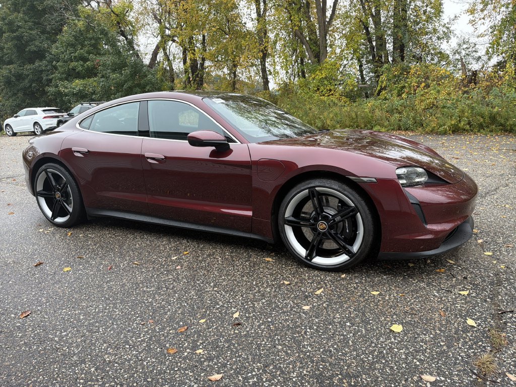 Used 2021 Porsche Taycan 4S w/ Premium Package AWD/4WD image 17