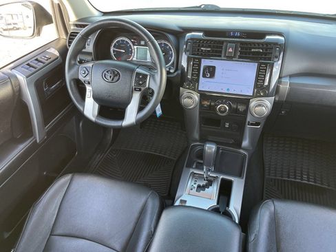 Used 2016 Toyota 4Runner SR5 RWD image 15