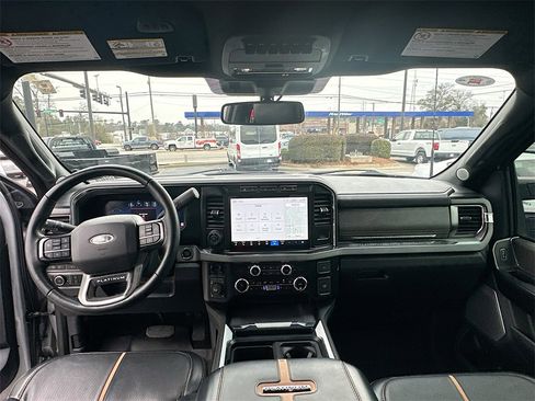 Used 2023 Ford F250 Platinum image 3