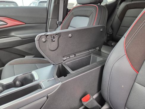 Used 2025 Chevrolet Equinox EV RS FWD image 29