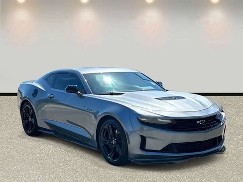 Used 2022 Chevrolet Camaro LT w/ Technology Package RWD image 3