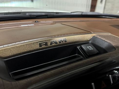 Used 2024 RAM 2500 Limited w/ Safety Group AWD/4WD image 32