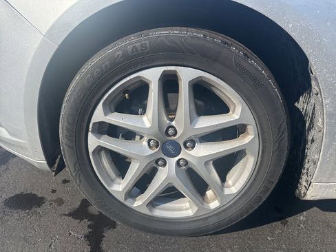 Used 2014 Ford Fusion SE image 7