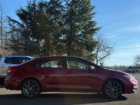 Used 2023 Toyota Corolla SE image 6