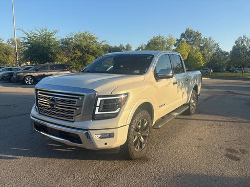 Used 2022 Nissan Titan Platinum Reserve w/ Moonroof Package AWD/4WD image 2