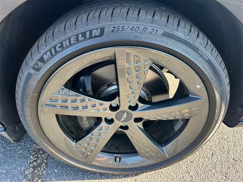 Used 2025 Genesis GV70 2.5T w/ Sport Prestige Package image 12