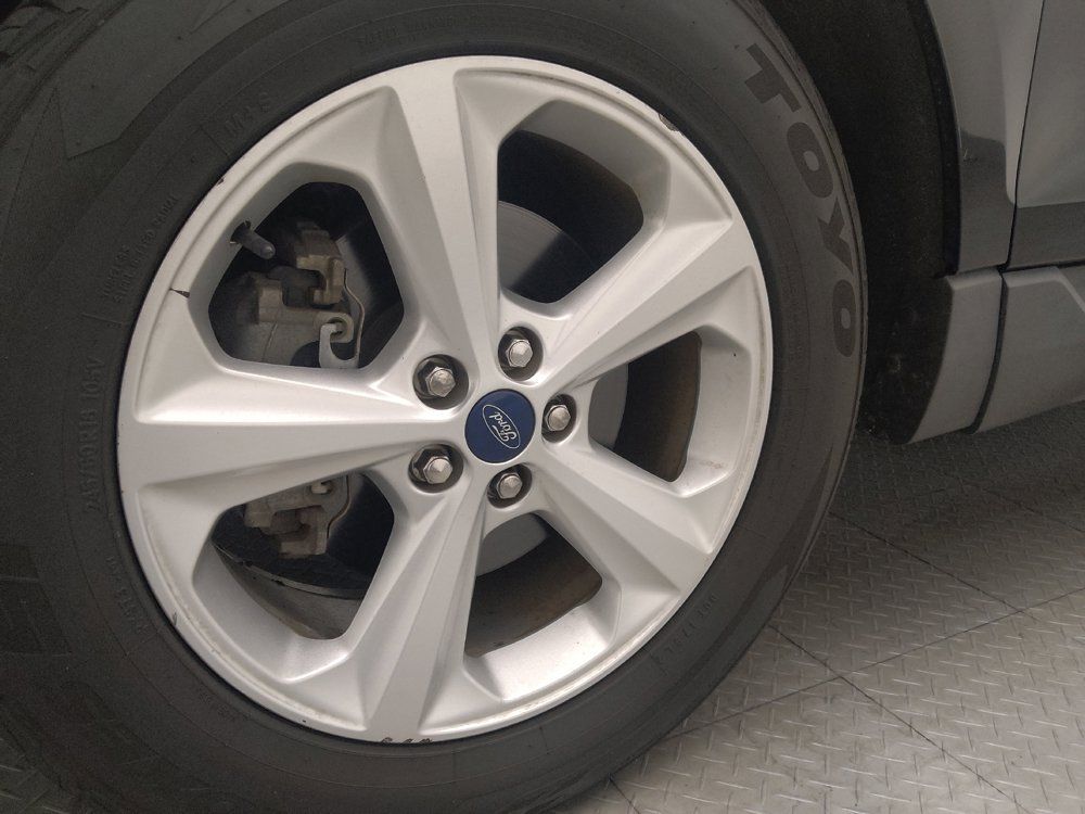 Used 2019 Ford Edge SE FWD image 31
