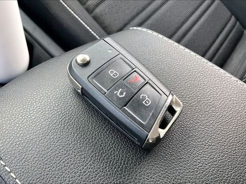 Used 2024 Volkswagen Tiguan S image 33