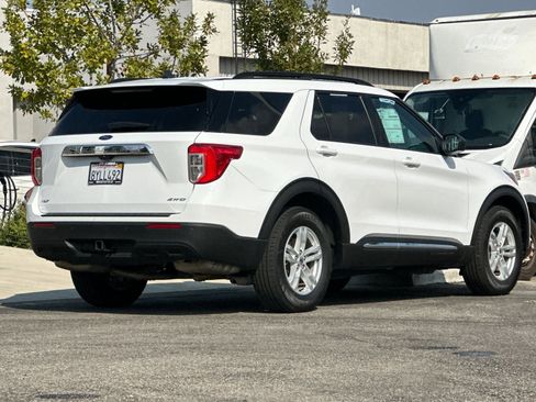 Certified 2022 Ford Explorer XLT w/ Class IV Trailer Tow Package image 4