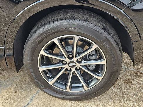 Certified 2025 Cadillac XT4 Sport image 31