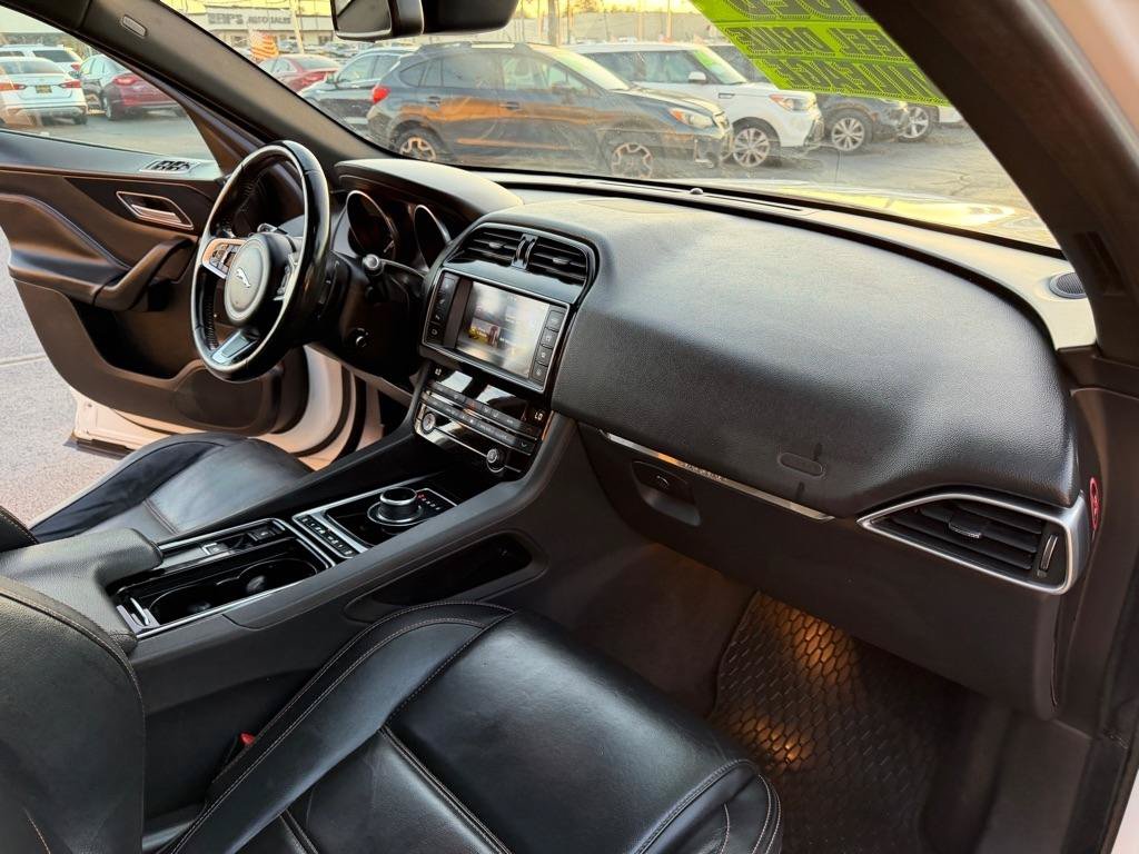 Used 2018 Jaguar F-PACE Prestige AWD/4WD image 28