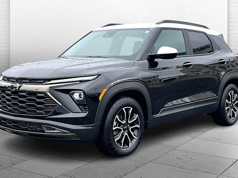 New 2025 Chevrolet TrailBlazer ACTIV w/ Convenience Package FWD image 2