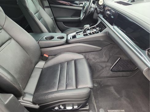 Used 2018 Porsche Panamera 4 AWD/4WD image 28