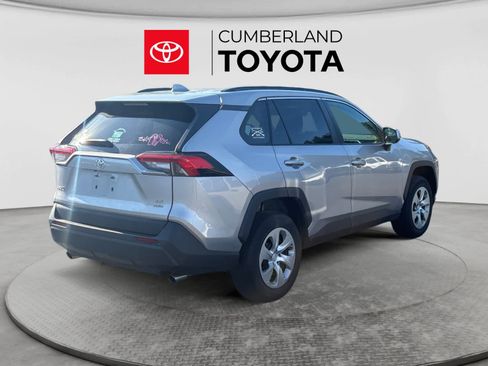 Used 2020 Toyota RAV4 LE AWD/4WD image 4