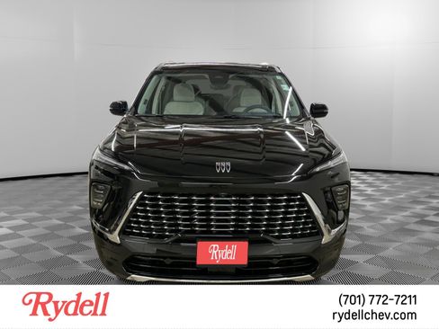 Used 2025 Buick Enclave Avenir w/ Super Cruise Package image 8