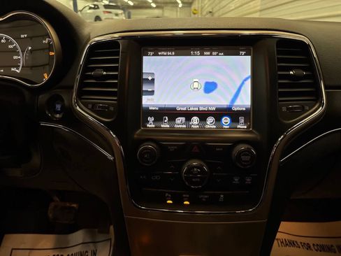 Used 2016 Jeep Grand Cherokee Limited w/ Luxury Group II AWD/4WD image 18