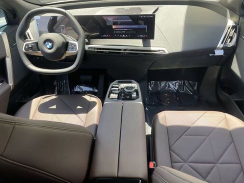 Used 2026 BMW iX xDrive45 w/ Premium Package image 15