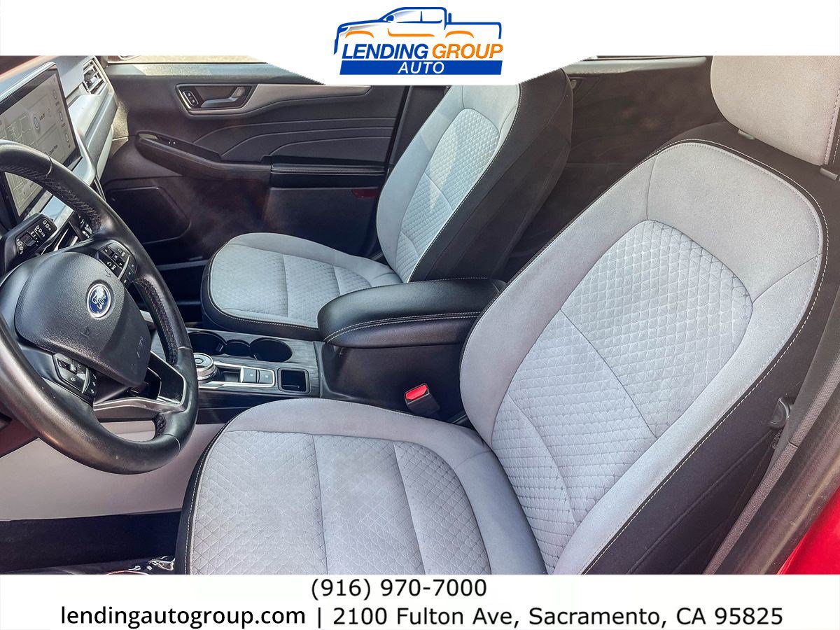 Used 2023 Ford Escape Active w/ Tech Pack #1 FWD image 16