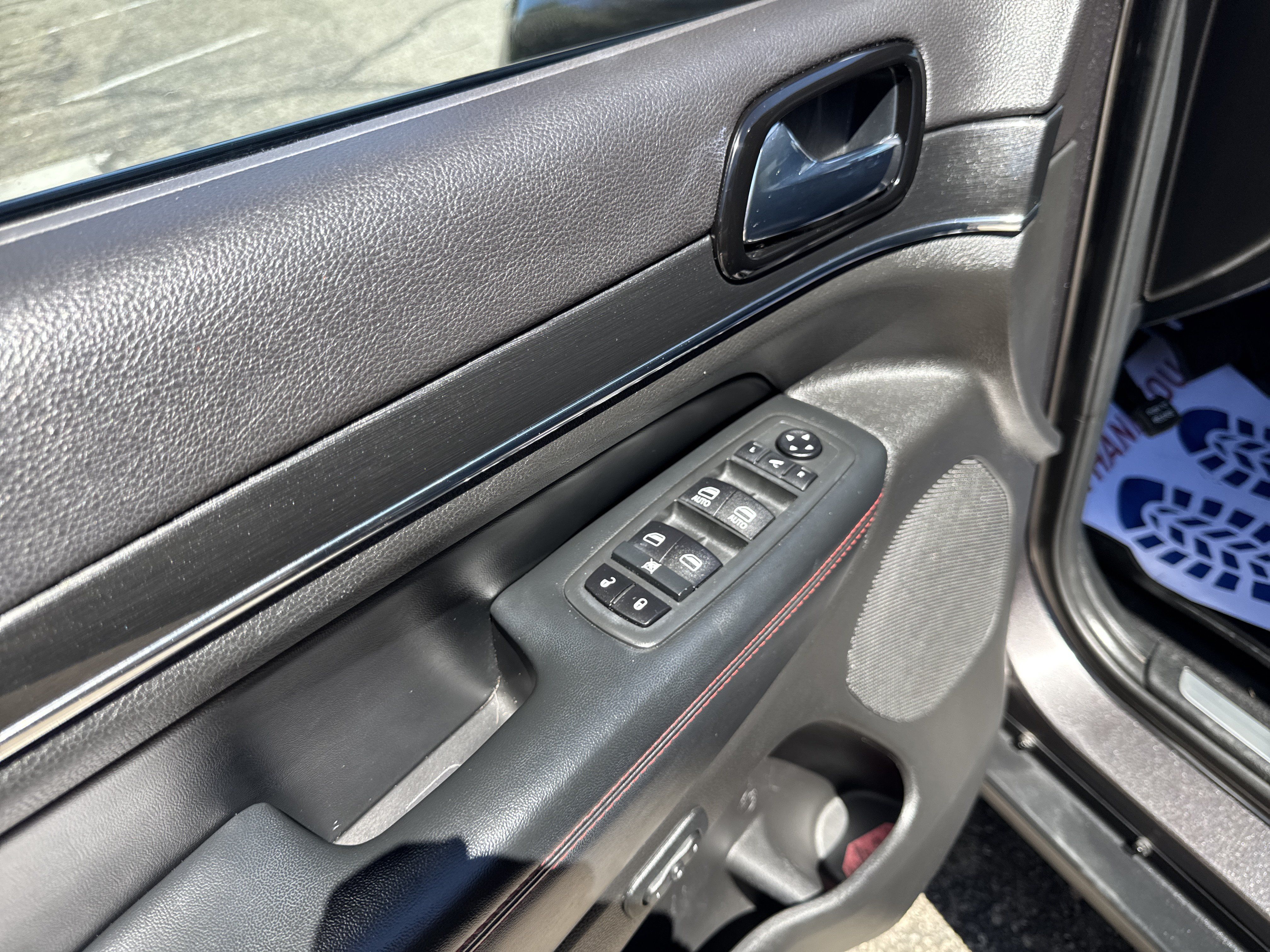 Used 2020 Jeep Grand Cherokee Trailhawk w/ Premium Lighting Group AWD/4WD image 23