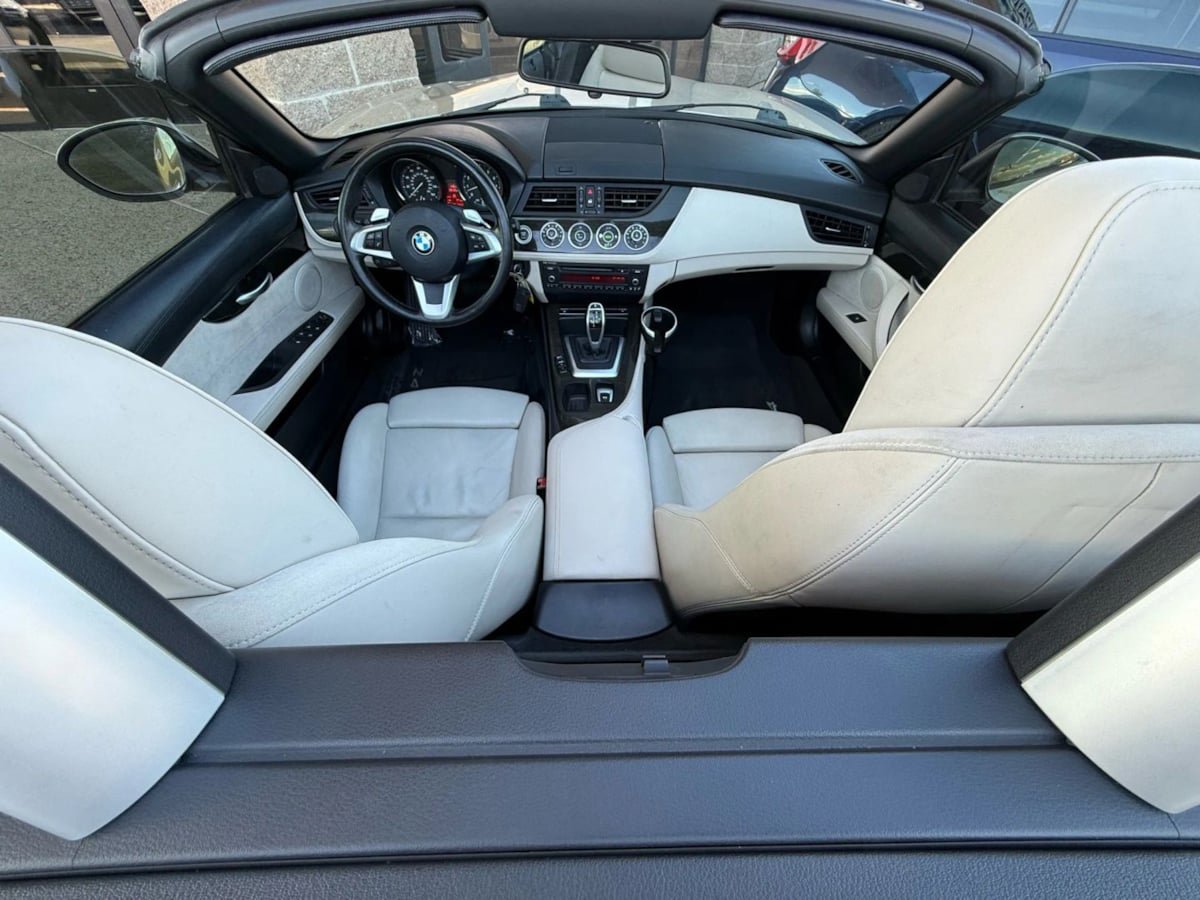 Used 2011 BMW Z4 sDrive35i RWD image 48