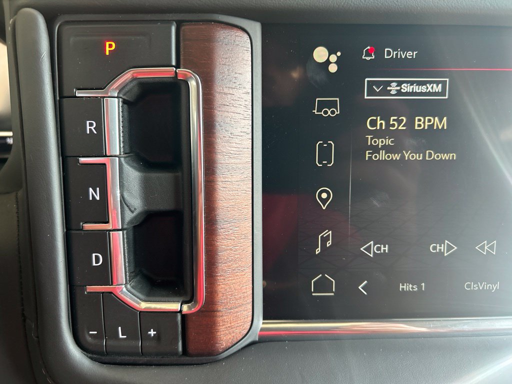 Used 2024 GMC Yukon XL Denali Ultimate AWD/4WD image 21