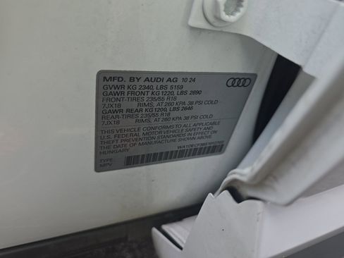 Used 2025 Audi Q3 2.0T Premium image 12