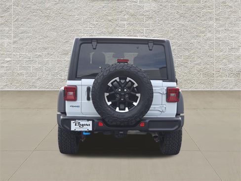 Used 2025 Jeep Wrangler Unlimited Rubicon 4xe w/ Convenience Group AWD/4WD image 6
