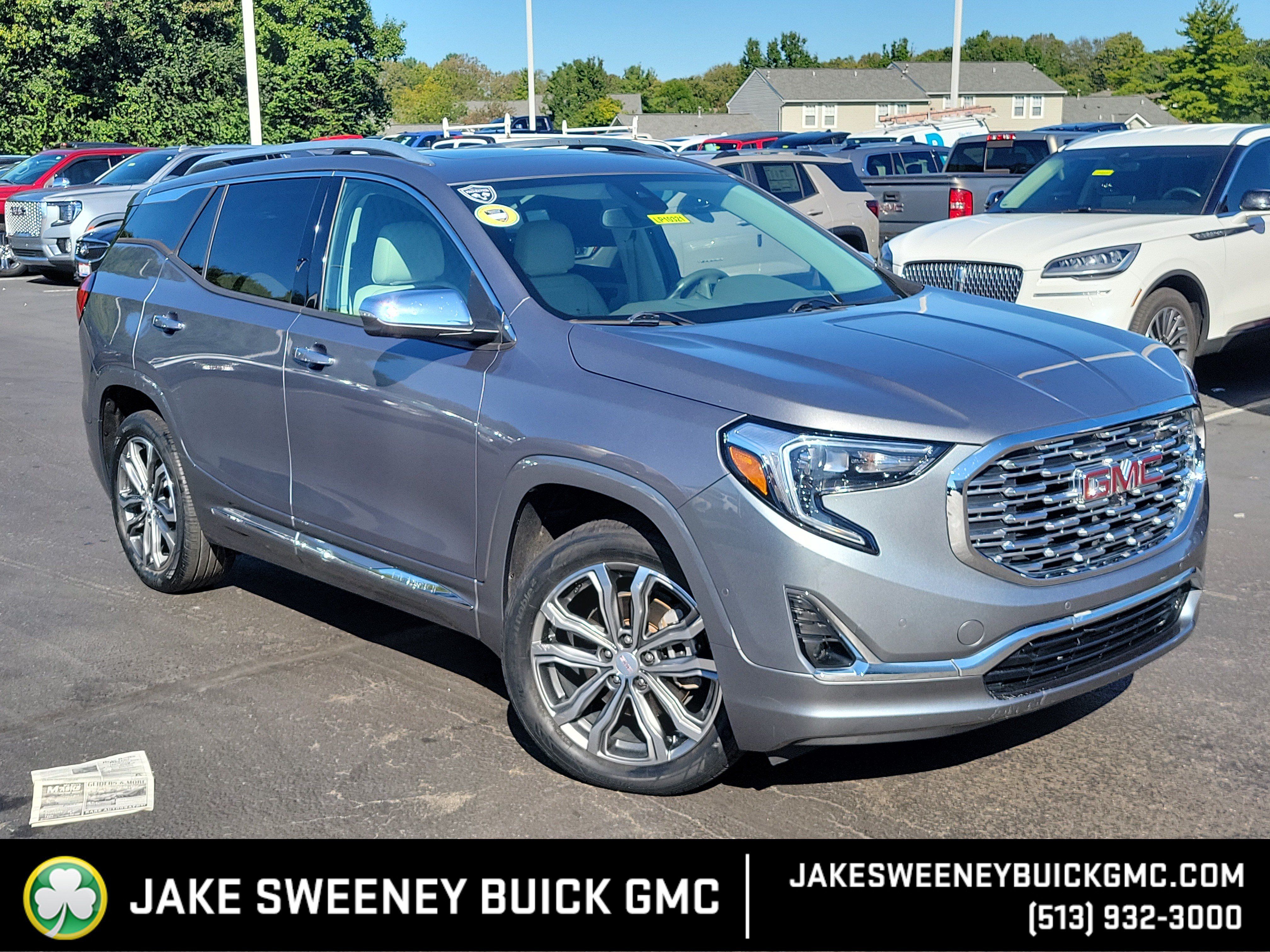 Used 2020 GMC Terrain Denali w/ Denali Premium Package FWD image 1