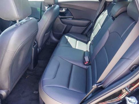 Certified 2022 Kia Niro Touring Special Edition image 17