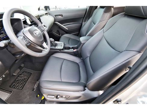 Used 2026 Toyota Corolla Cross XLE w/ Convenience Package image 11
