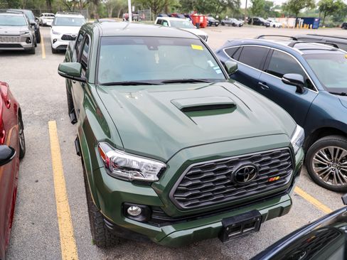 Certified 2022 Toyota Tacoma TRD Sport RWD image 5