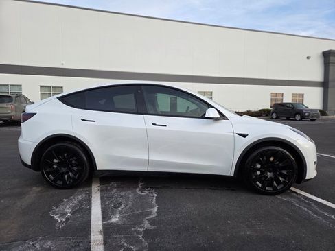 Used 2020 Tesla Model Y Long Range image 6