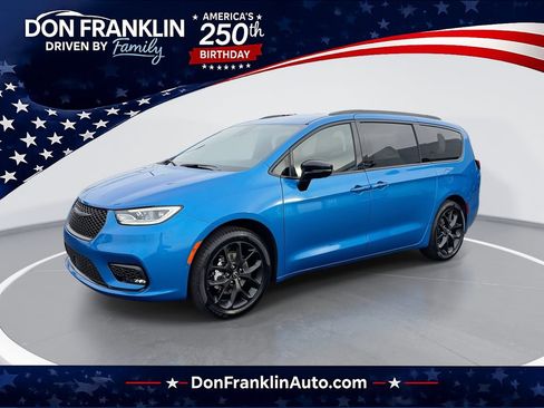 New 2026 Chrysler Pacifica Select w/ S Appearance Package FWD image 1