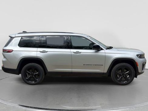 New 2026 Jeep Grand Cherokee L Limited w/ Limited Altitude Package AWD/4WD image 2