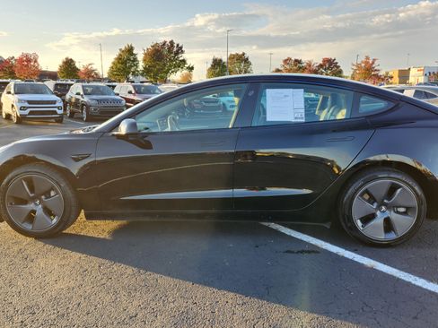 Used 2023 Tesla Model 3 Standard Range image 8