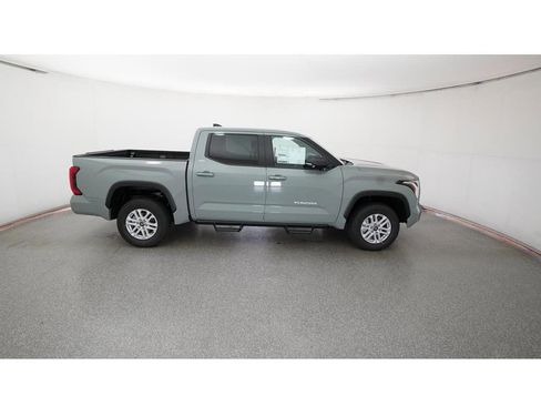 New 2025 Toyota Tundra SR5 w/ SR5 Premium Package AWD/4WD image 11