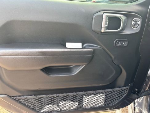 Used 2019 Jeep Wrangler Sport AWD/4WD image 8