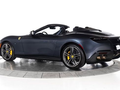Used 2025 Ferrari Roma Spider RWD image 7