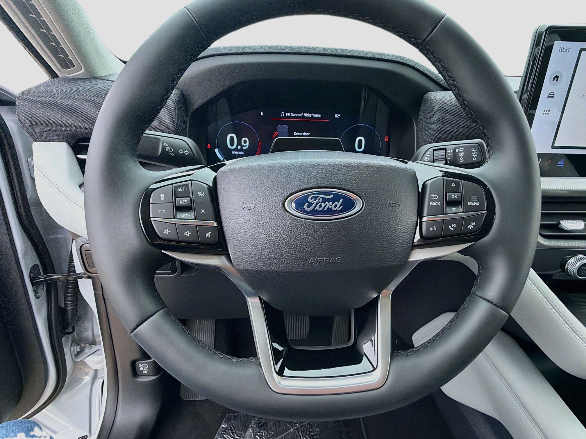 New 2026 Ford Explorer Platinum w/ LUX Leather Package AWD/4WD image 12