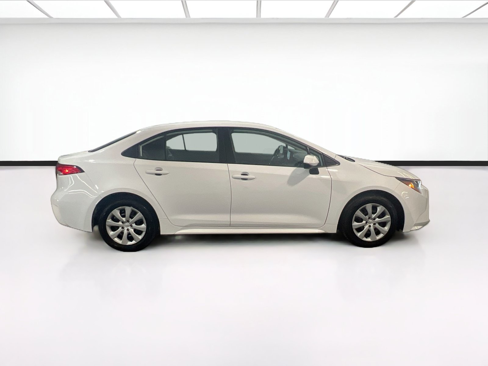 Used 2024 Toyota Corolla LE FWD image 22
