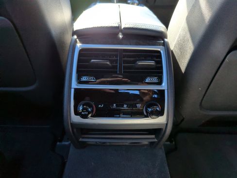 Used 2017 BMW 740i image 34