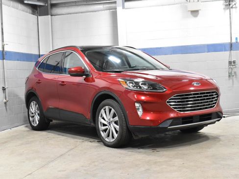 Used 2021 Ford Escape Titanium w/ Titanium Elite Package image 28