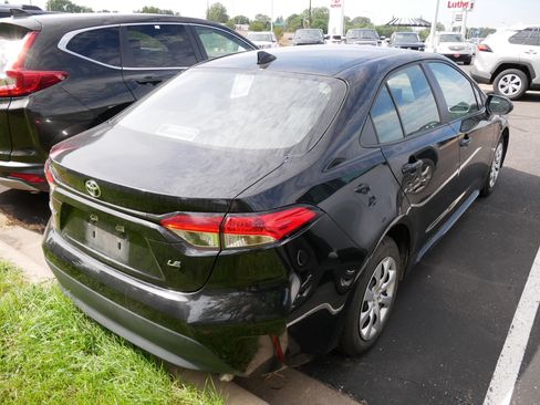 Used 2024 Toyota Corolla LE FWD image 5